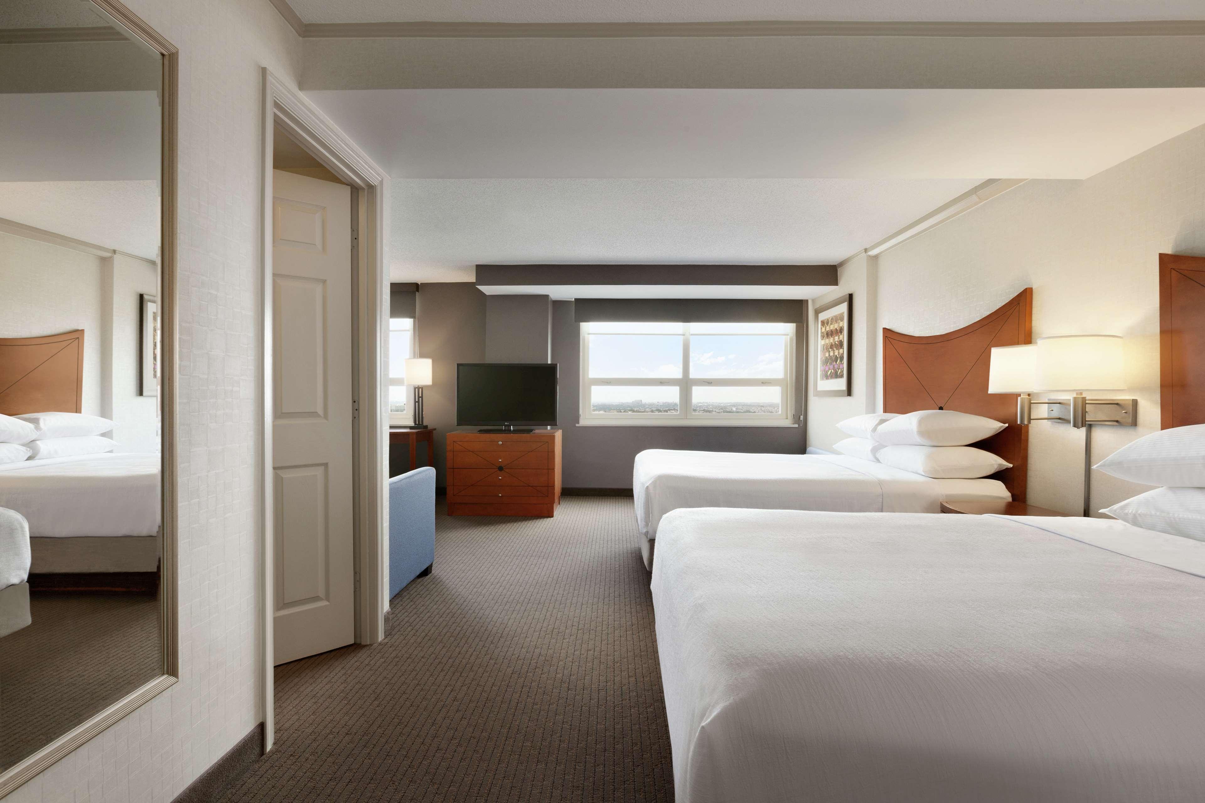 Embassy Suites Baltimore Inner Harbor Exteriör bild