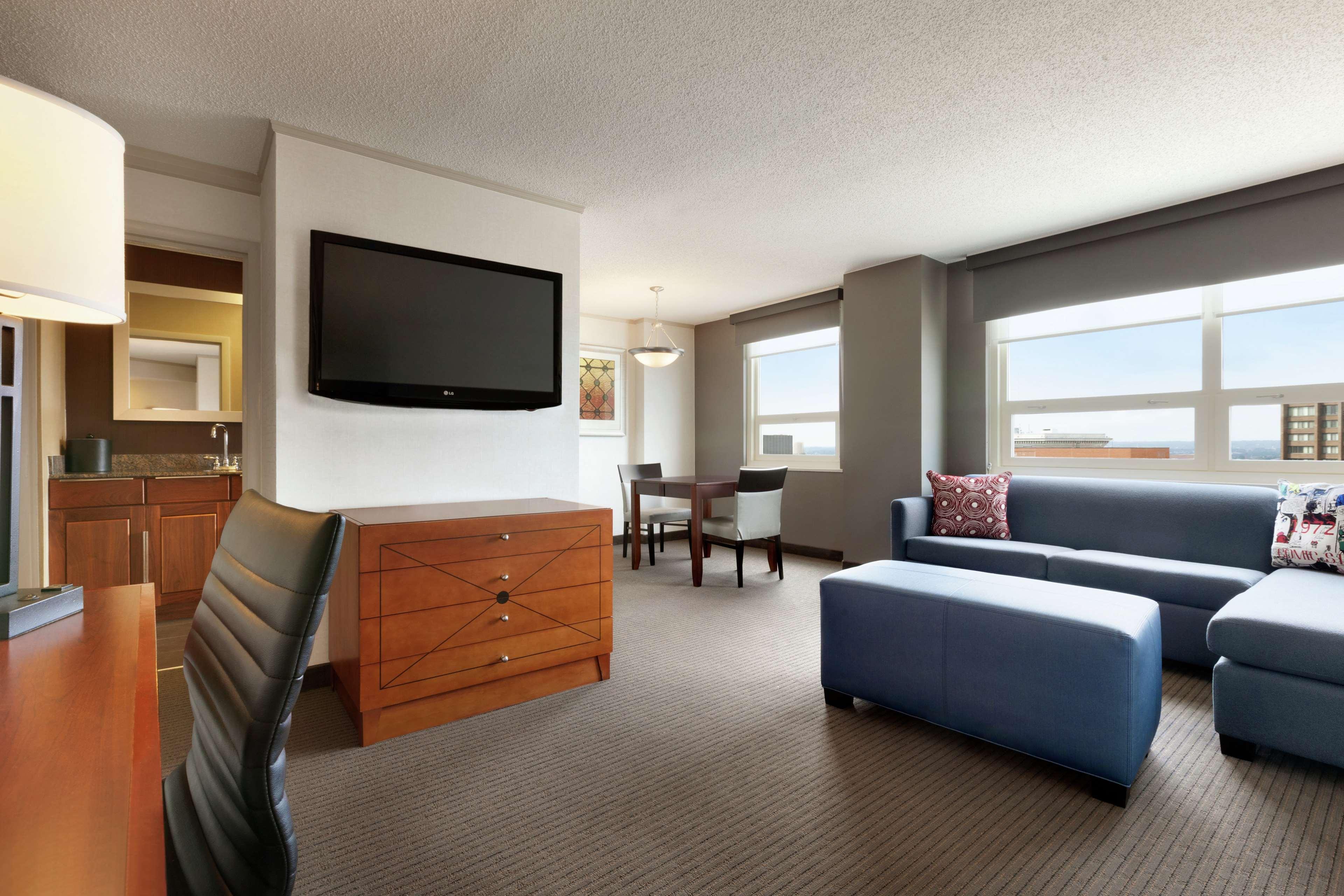 Embassy Suites Baltimore Inner Harbor Exteriör bild