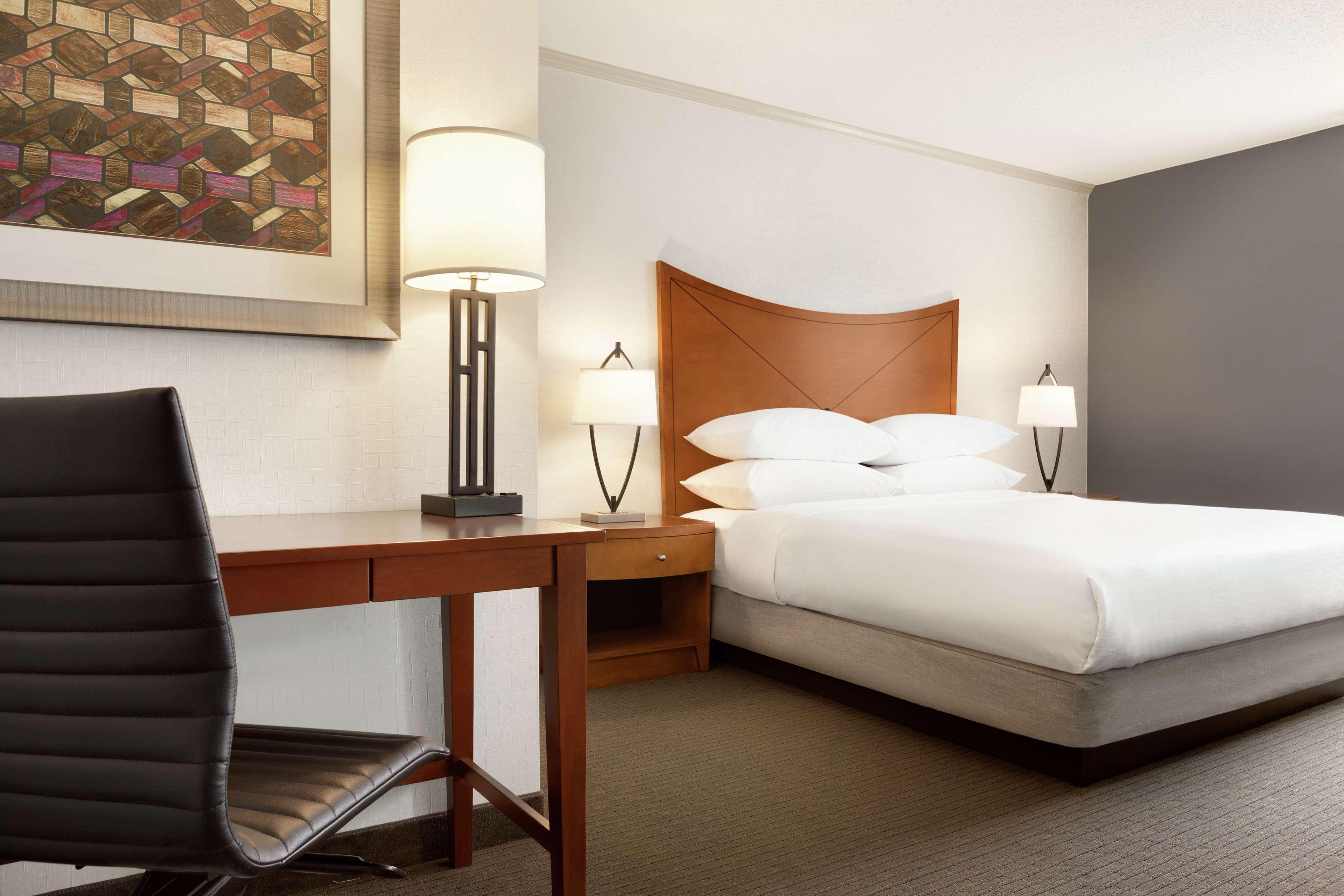 Embassy Suites Baltimore Inner Harbor Exteriör bild